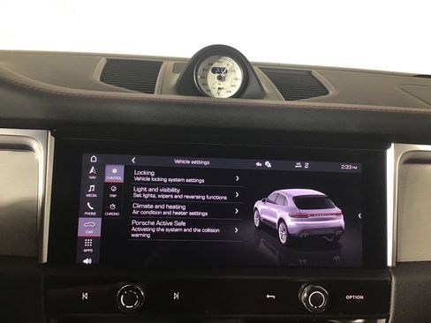 Certified 2023 Porsche Macan GTS AWD/4WD image 35