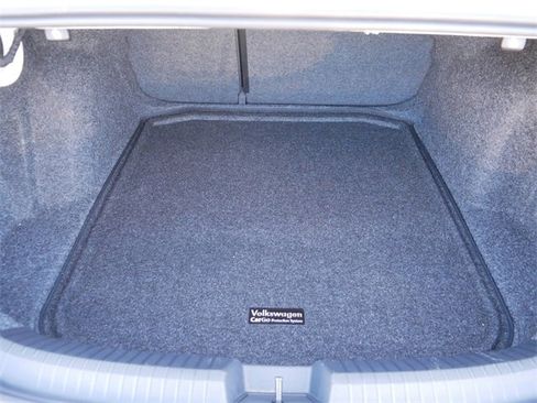 Certified 2025 Volkswagen Jetta SE image 18