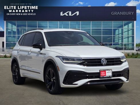 Used 2024 Volkswagen Tiguan SE R-Line FWD image 3