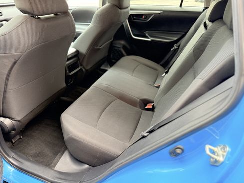 Used 2019 Toyota RAV4 LE w/ All Weather Liner Package AWD/4WD image 31