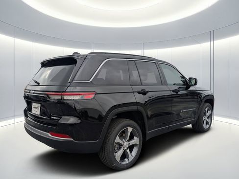 New 2026 Jeep Grand Cherokee Limited AWD/4WD image 4
