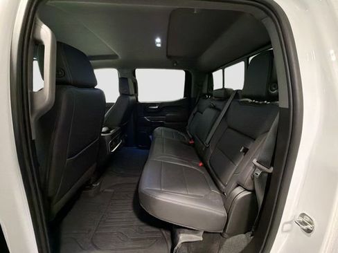 Used 2021 GMC Sierra 1500 SLT w/ SLT Premium Package AWD/4WD image 18