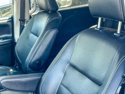 Used 2020 Toyota Sienna SE w/ SE Preferred Package FWD image 22