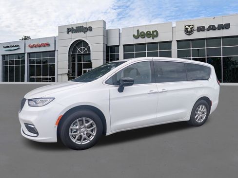 New 2026 Chrysler Pacifica Select FWD image 7