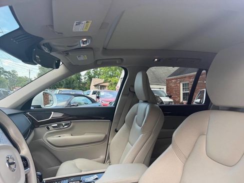 Used 2019 Volvo XC90 T6 Momentum w/ Advanced Package image 32