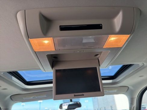 Used 2010 GMC Yukon XL Denali image 15