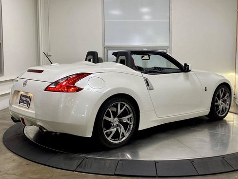 Used 2017 Nissan 370Z Touring Sport RWD image 9