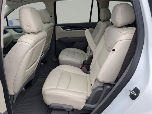 Used 2020 Cadillac XT6 Premium Luxury image 14