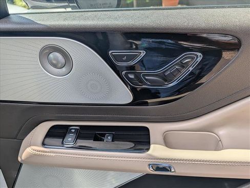 Used 2023 Lincoln Aviator Reserve w/ Equipment Group 201A AWD/4WD image 15