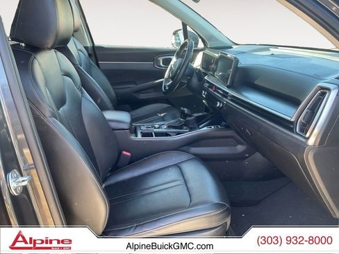 Used 2024 Kia Sorento S FWD image 15