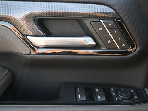 Used 2026 Chevrolet Silverado 2500 ZR2 w/ LPO, Dark Essentials Package image 32