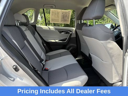 Used 2021 Toyota RAV4 XLE AWD/4WD image 29