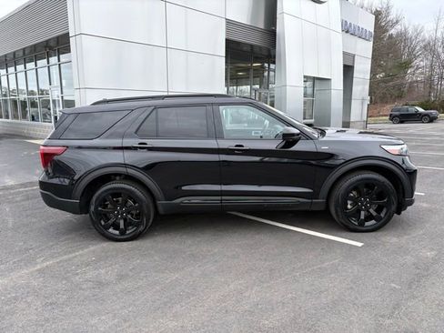 Used 2023 Ford Explorer ST-Line w/ Class IV Trailer Tow Package image 2