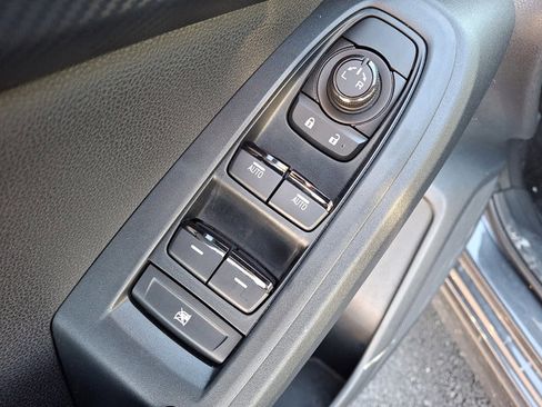 Certified 2025 Subaru Crosstrek 2.0i Premium image 14