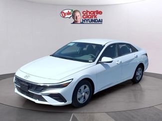 New 2026 Hyundai Elantra SE video 1