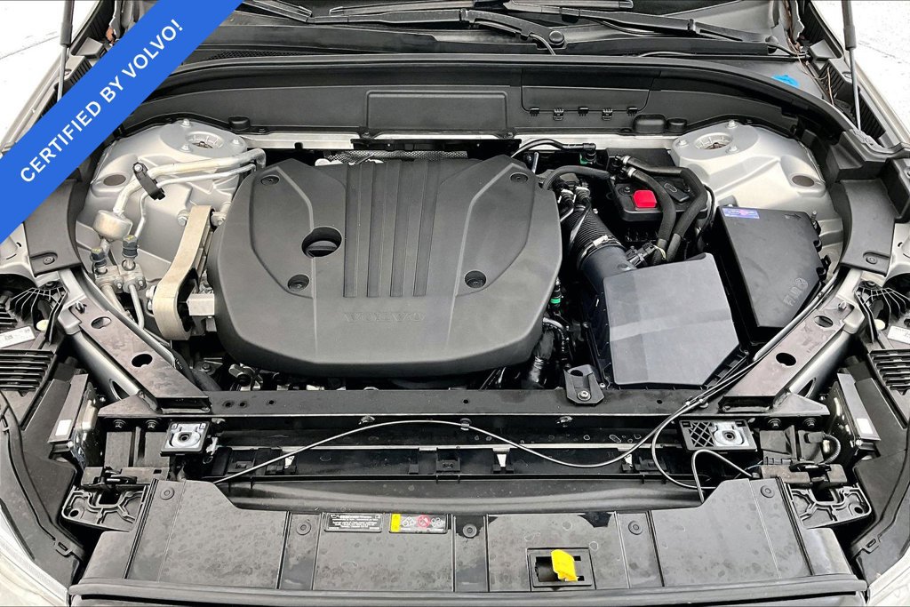 Used 2025 Volvo XC60 B5 Plus AWD/4WD image 11