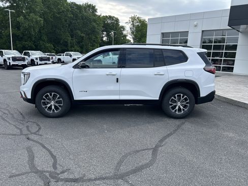 New 2026 GMC Acadia AT4 w/ Luxury Package AWD/4WD image 2