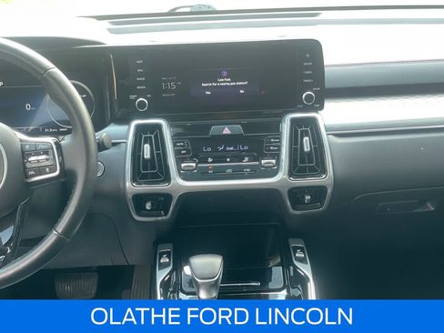 Used 2023 Kia Sorento SX AWD/4WD image 24