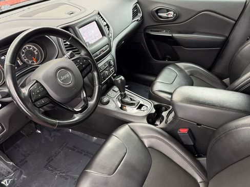 Used 2021 Jeep Cherokee Latitude Plus AWD/4WD image 13