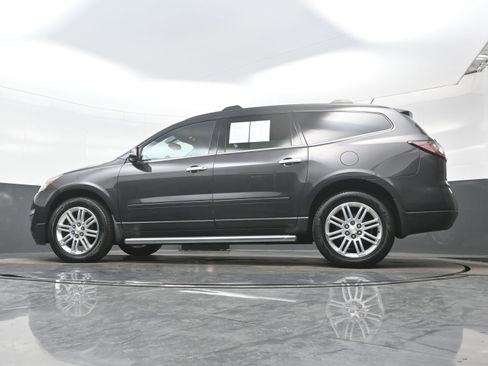 Used 2015 Chevrolet Traverse LT w/ Style and Technology Package image 28