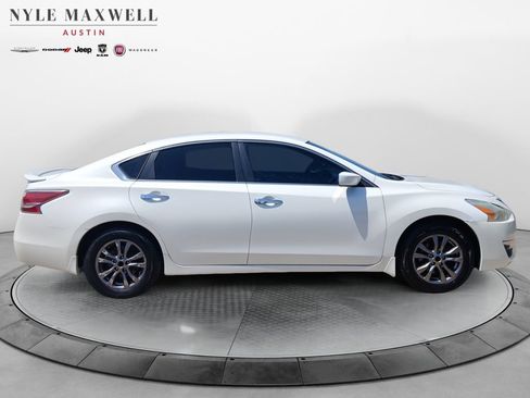 Used 2015 Nissan Altima 2.5 S w/ Special Edition Package FWD image 17