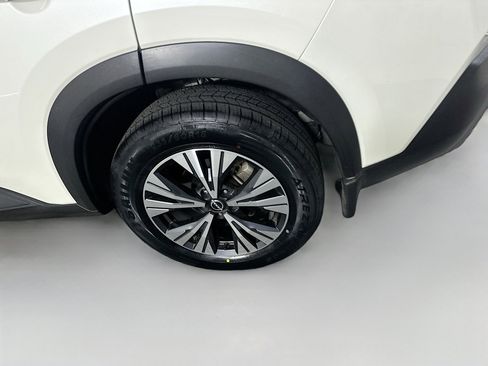 Used 2023 Nissan Rogue SV w/ SV Premium B Package image 11