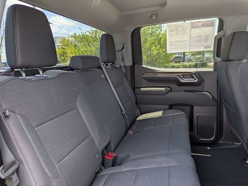 Used 2023 Chevrolet Silverado 1500 LT AWD/4WD image 32