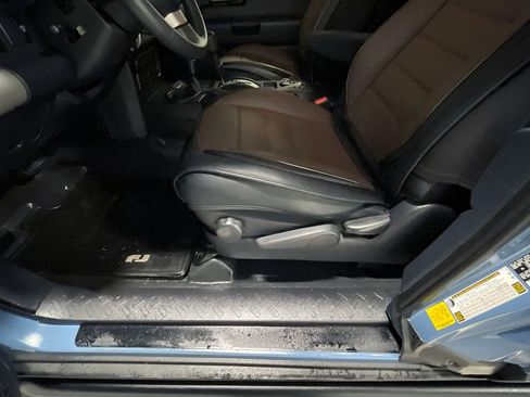 Used 2014 Toyota FJ Cruiser 4WD image 46