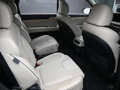 Used 2023 Hyundai Palisade Limited w/ Cargo Package FWD image 34