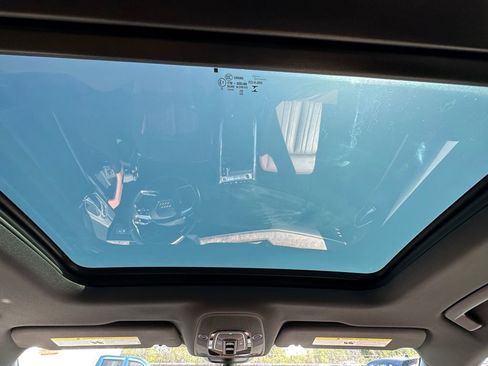 Used 2022 Audi e-tron Premium Plus w/ Premium Plus Package image 24