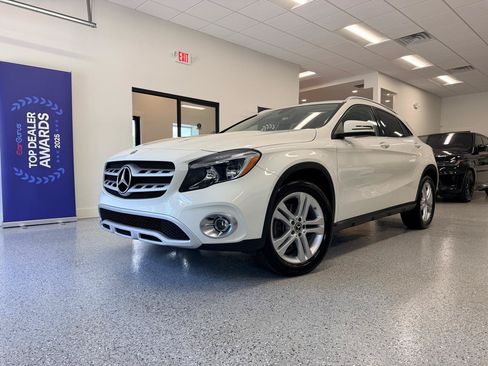 Used 2018 Mercedes-Benz GLA 250 4MATIC image 2