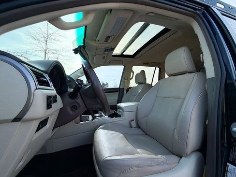 Used 2019 Lexus GX 460 Premium w/ Premium Package AWD/4WD image 10