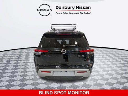 Certified 2023 Nissan Pathfinder SL w/ Lighting Package (N92) FWD image 5