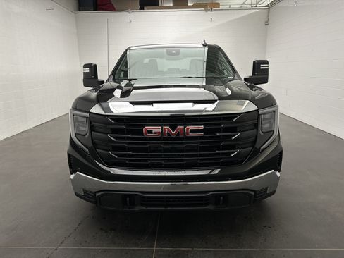 Used 2024 GMC Sierra 1500 Pro w/ Pro Value Package AWD/4WD image 3
