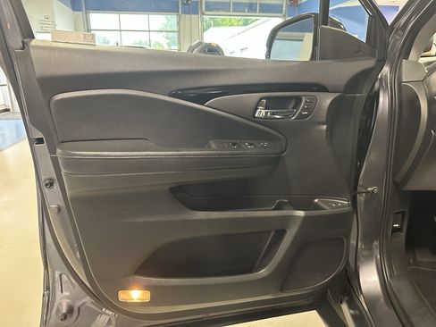 Used 2018 Honda Pilot Elite image 23