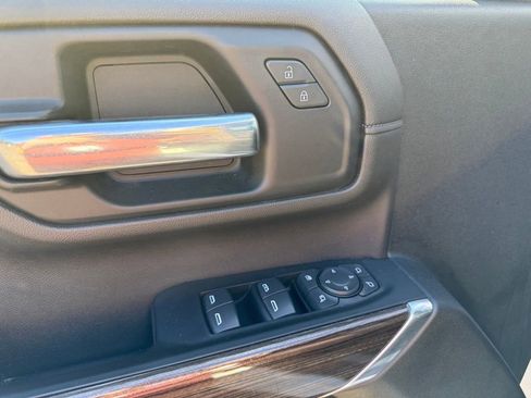 Used 2022 Chevrolet Silverado 2500 LT w/ Convenience Package image 39