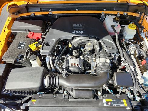 Certified 2021 Jeep Gladiator Sport image 26