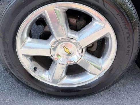 Used 2013 Chevrolet Suburban LT image 13