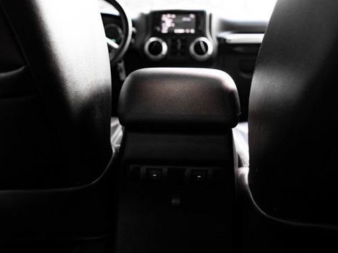 Used 2016 Jeep Wrangler Unlimited Rubicon w/ Connectivity Group AWD/4WD image 46