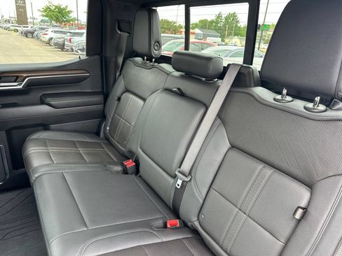 Used 2024 Chevrolet Silverado 1500 High Country w/ High Country Premium Package AWD/4WD image 26
