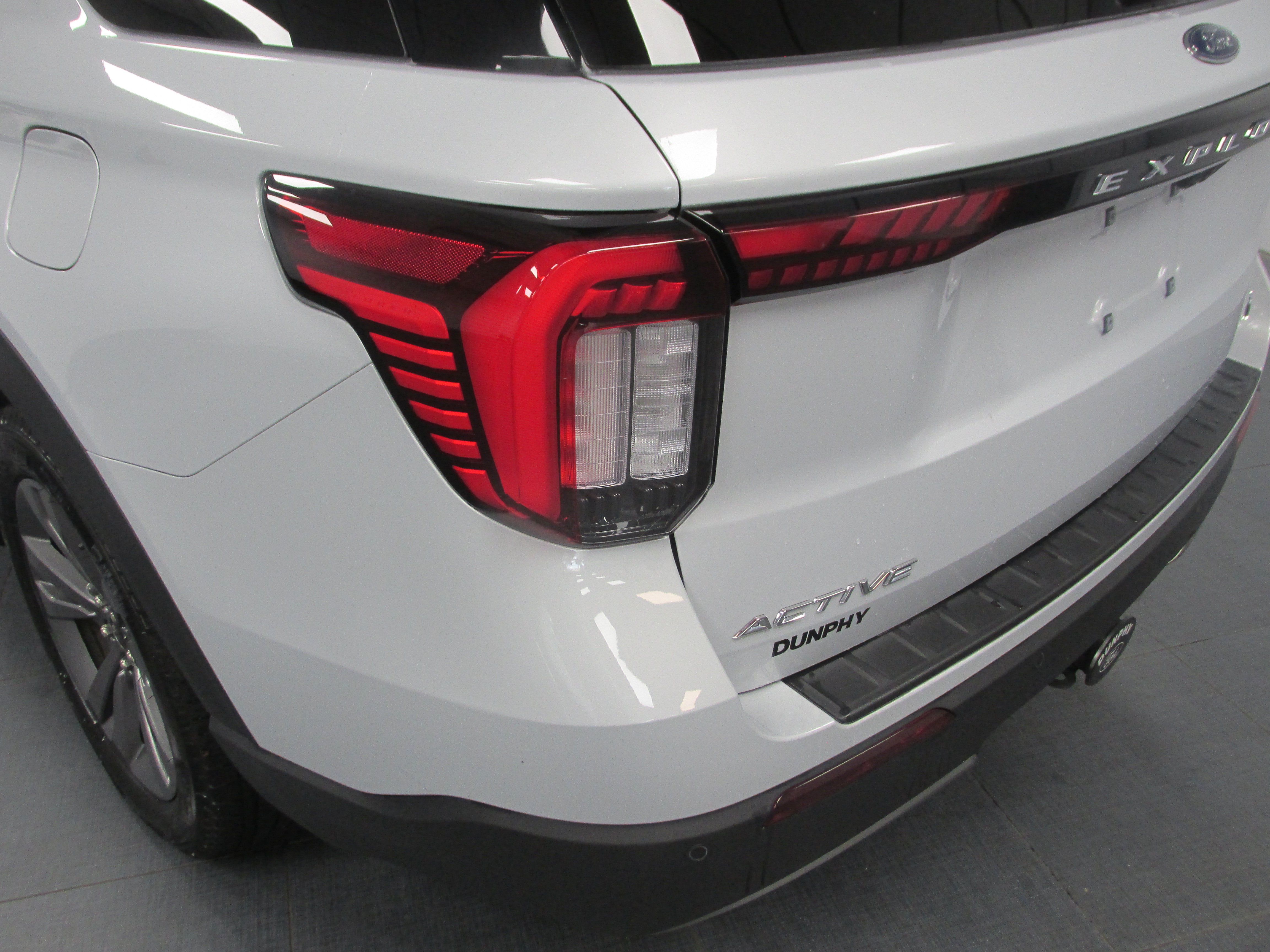 Used 2025 Ford Explorer Active w/ Active Comfort Package AWD/4WD image 12