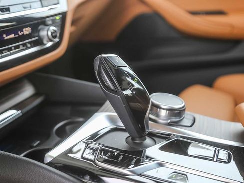 Certified 2023 BMW 530e 530e w/ Convenience Package image 19