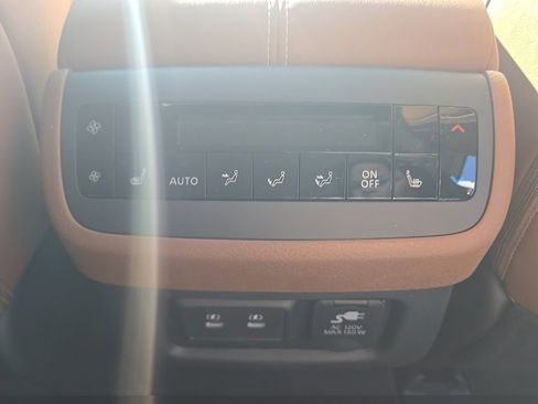 New 2026 Nissan Pathfinder Platinum image 33