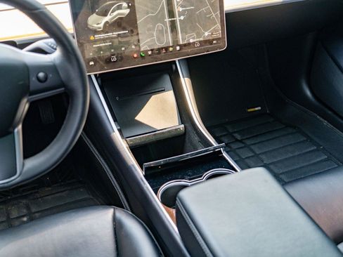 Used 2019 Tesla Model 3 Standard Range Plus RWD image 18