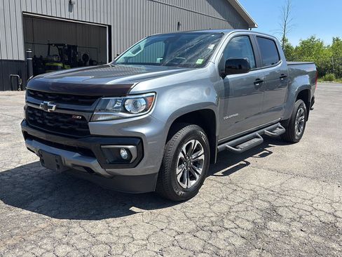 Used 2021 Chevrolet Colorado Z71 w/ LPO, Tonneau and Step Package AWD/4WD image 3