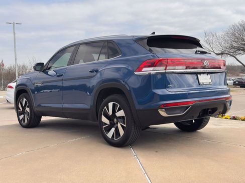 Used 2025 Volkswagen Atlas Cross Sport SE image 6