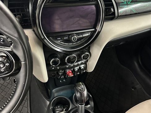 Used 2019 MINI Cooper S image 16