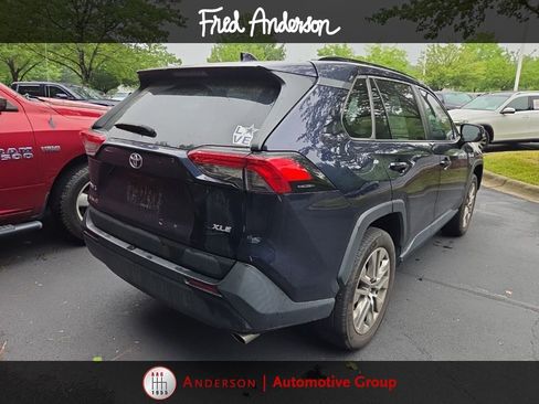 Used 2023 Toyota RAV4 XLE Premium FWD image 8