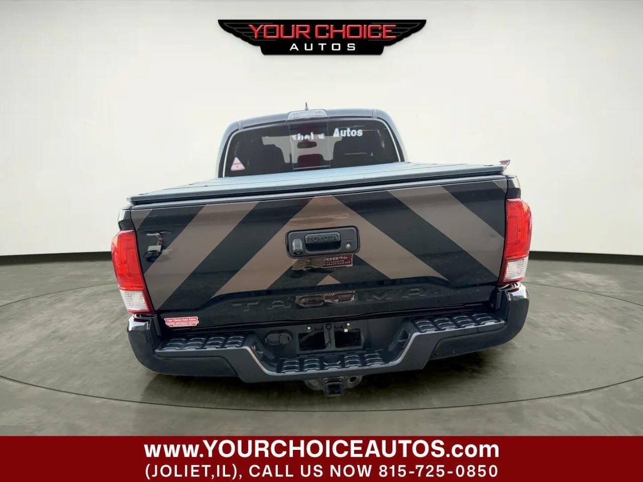 Used 2017 Toyota Tacoma TRD Sport w/ Tow Package (A/T) AWD/4WD image 6