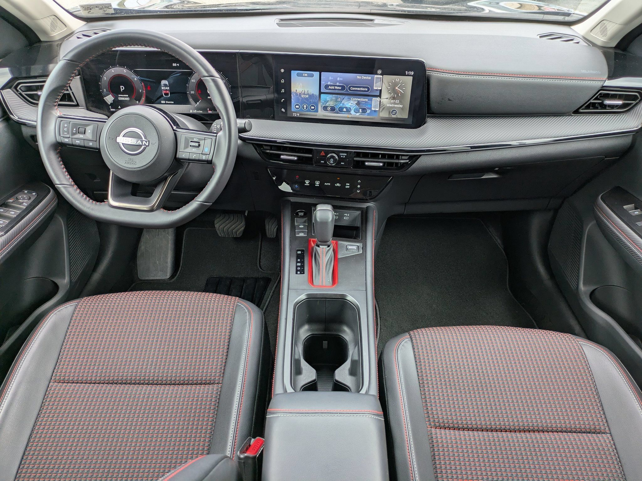 Used 2025 Nissan Kicks SR AWD/4WD image 16